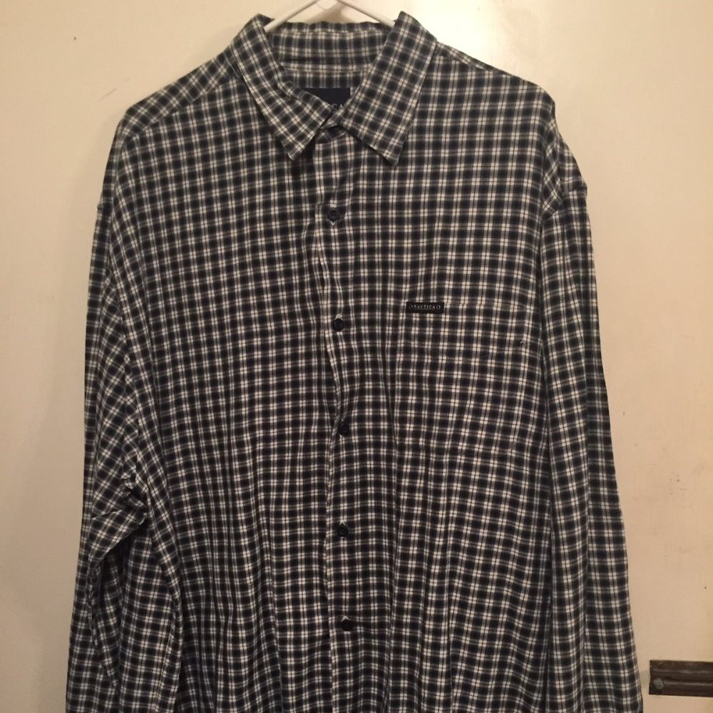 MENS NAUTICA XL  PLAID LONG SLEEVE SHIRT